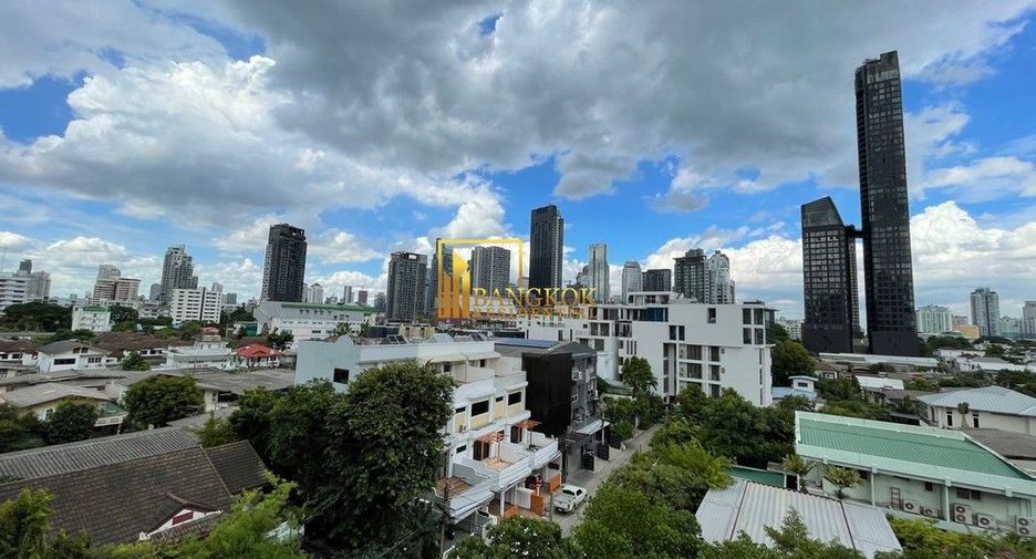 Apartamento en alquiler de 3 habitaciones en Khlong Toei, Bangkok