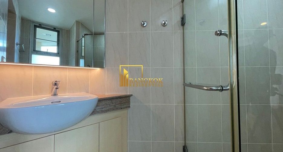 Apartamento en alquiler de 3 habitaciones en Khlong Toei, Bangkok