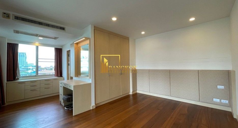 Apartamento en alquiler de 3 habitaciones en Khlong Toei, Bangkok