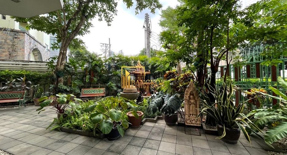 Apartamento en alquiler de 3 habitaciones en Khlong Toei, Bangkok