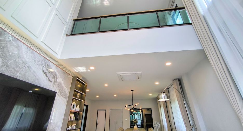 Casa en alquiler de 4 habitaciones en Bang Phli, Samut Prakan