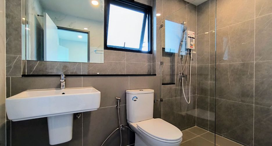 Casa en alquiler de 4 habitaciones en Bang Phli, Samut Prakan