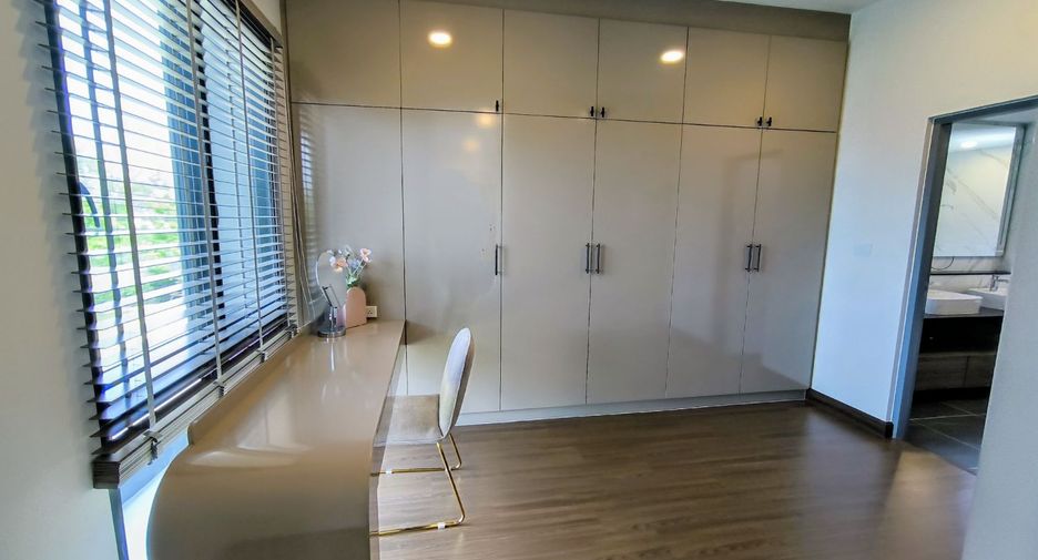 Casa en alquiler de 4 habitaciones en Bang Phli, Samut Prakan