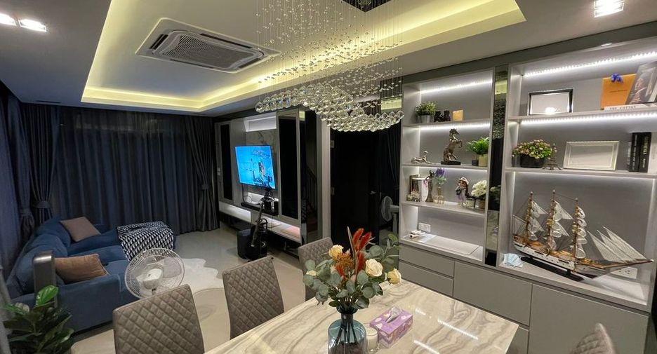 Haus zur Miete mit 4 Zimmer in Bang Khen, Bangkok