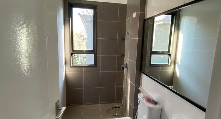 Haus zur Miete mit 4 Zimmer in Bang Khen, Bangkok