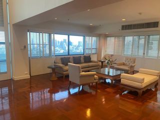 For rent 4 bedrooms condo in Watthana, Bangkok