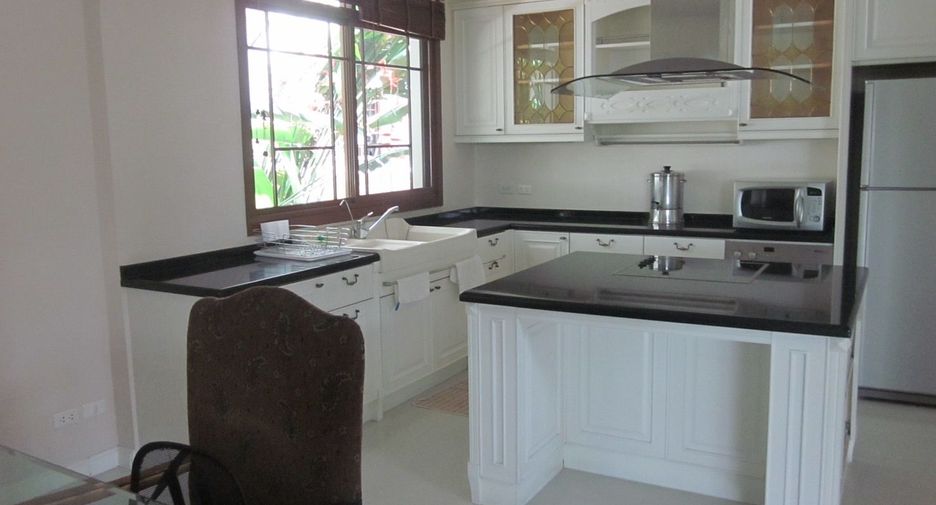 For rent 4 bedrooms house in Suan Luang, Bangkok