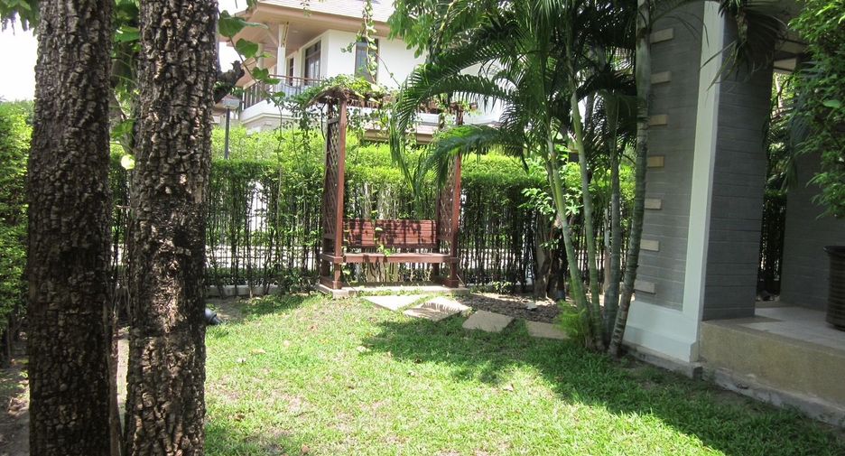 For rent 4 bedrooms house in Suan Luang, Bangkok
