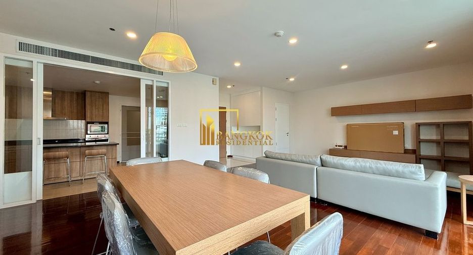 For rent 2 bedrooms apartment in Watthana, Bangkok