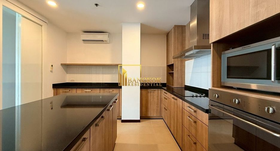 For rent 2 bedrooms apartment in Watthana, Bangkok