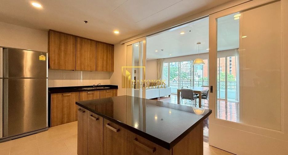 For rent 2 bedrooms apartment in Watthana, Bangkok