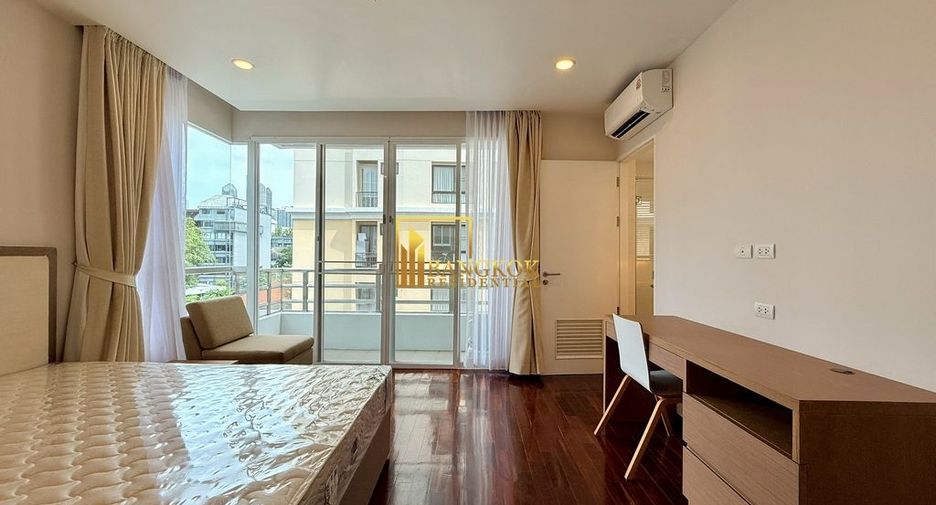 For rent 2 bedrooms apartment in Watthana, Bangkok