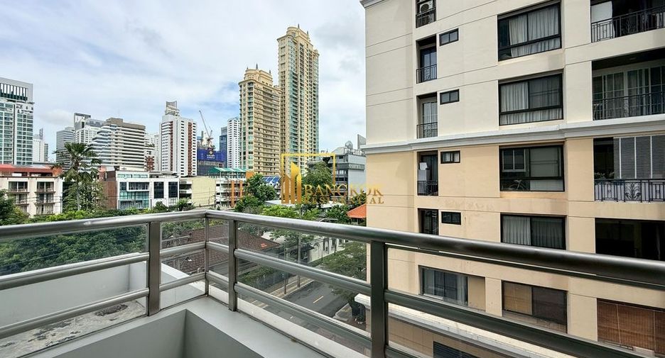 For rent 2 bedrooms apartment in Watthana, Bangkok