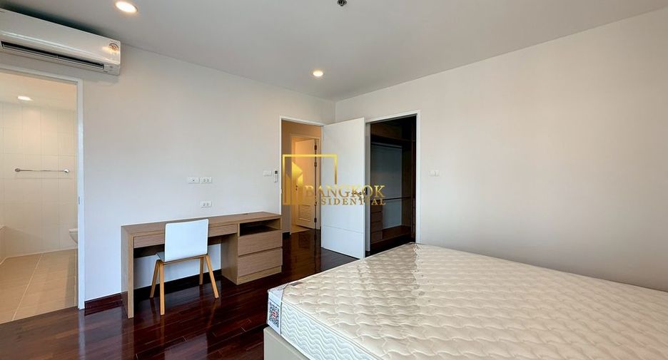 For rent 2 bedrooms apartment in Watthana, Bangkok