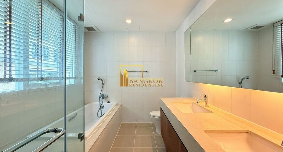 For rent 2 bedrooms apartment in Watthana, Bangkok