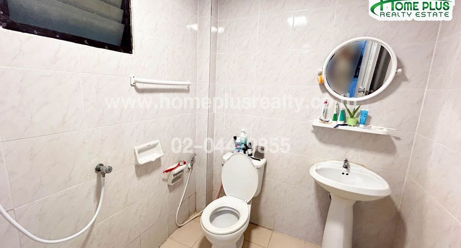Продажа 3 спальни таунхаус в Mueang Nakhon Pathom, Накхонпатхом