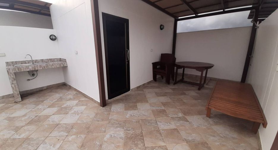 出租 和 出售 3 卧室 联排别墅 在 Mueang Rayong, Rayong
