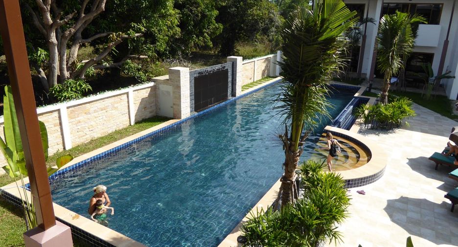 出租 和 出售 3 卧室 联排别墅 在 Mueang Rayong, Rayong