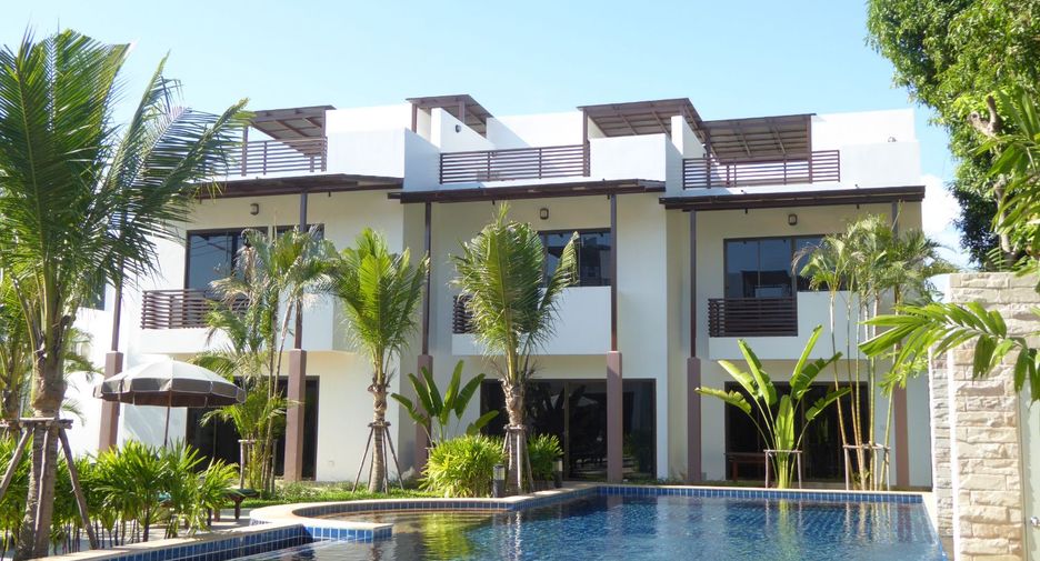 出租 和 出售 3 卧室 联排别墅 在 Mueang Rayong, Rayong