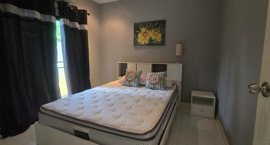 For rent そして for sale 3 Beds townhouse in Mueang Rayong, Rayong