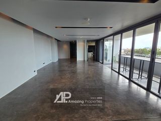 For rent 4 bed condo in Watthana, Bangkok