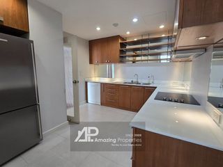 For rent 3 bed condo in Watthana, Bangkok