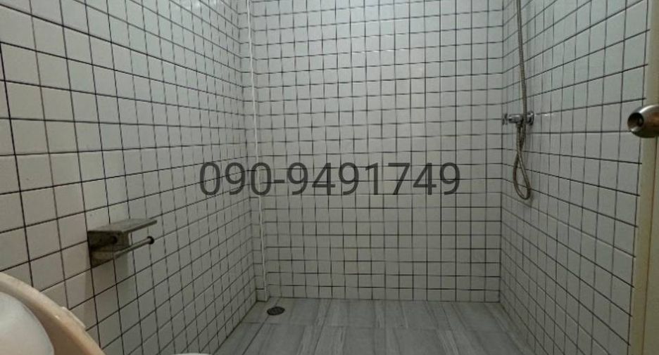 For sale 5 bedrooms house in Saphan Sung, Bangkok