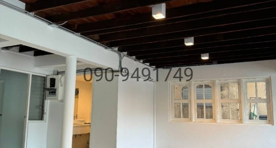 For sale 5 bedrooms house in Saphan Sung, Bangkok
