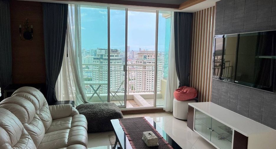 For rent 3 bedrooms condo in Sathon, Bangkok