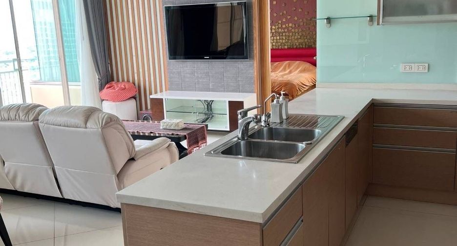 For rent 3 bedrooms condo in Sathon, Bangkok
