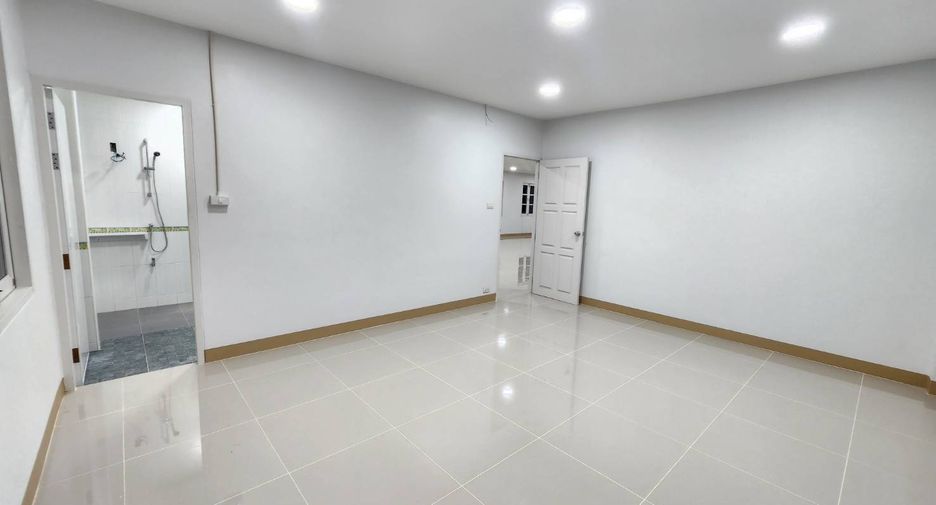For rent 4 bedrooms house in Mueang Chiang Mai, Chiang Mai