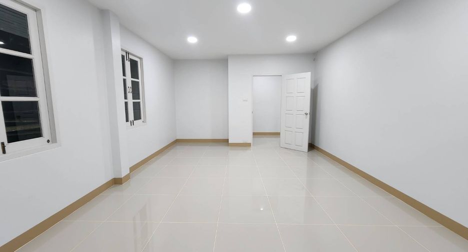 For rent 4 bedrooms house in Mueang Chiang Mai, Chiang Mai