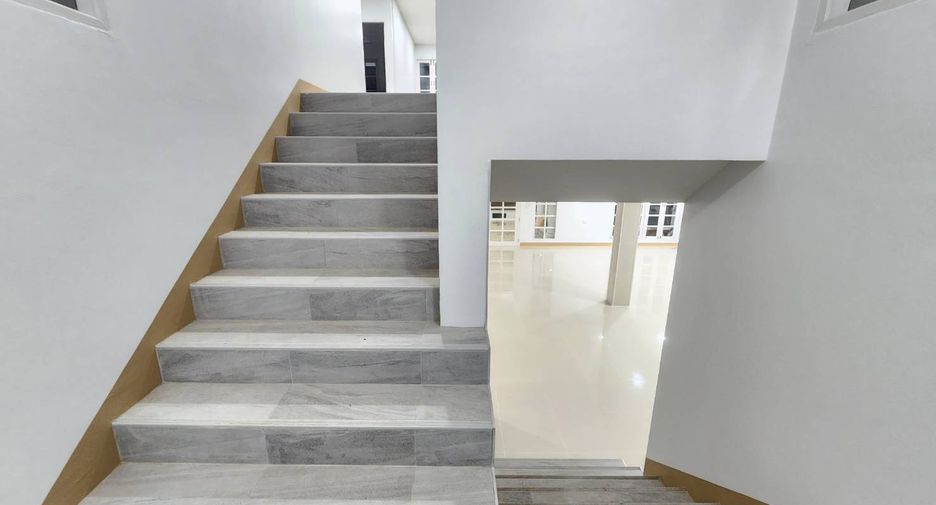 For rent 4 bedrooms house in Mueang Chiang Mai, Chiang Mai