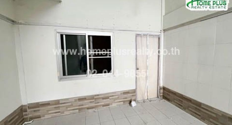 For sale 4 bedrooms retail Space in Mueang Samut Prakan, Samut Prakan