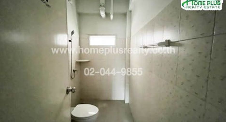 For sale 4 bedrooms retail Space in Mueang Samut Prakan, Samut Prakan