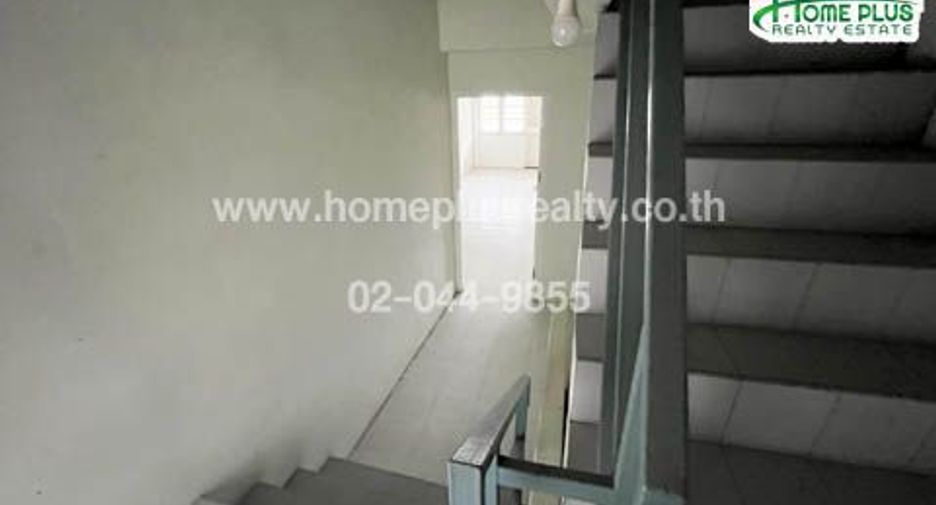 For sale 4 bedrooms retail Space in Mueang Samut Prakan, Samut Prakan