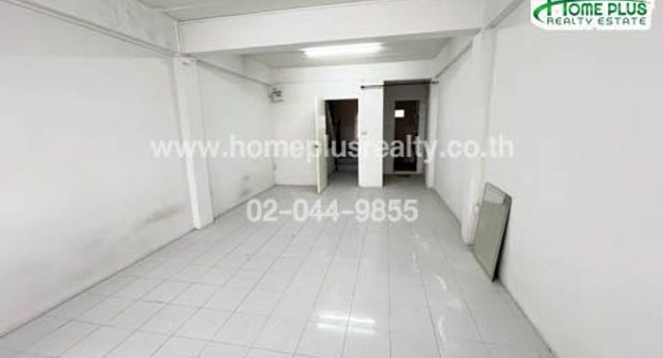 For sale 4 bedrooms retail Space in Mueang Samut Prakan, Samut Prakan