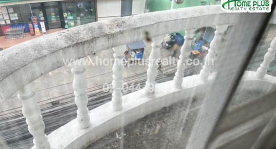 For sale 4 bedrooms retail Space in Mueang Samut Prakan, Samut Prakan