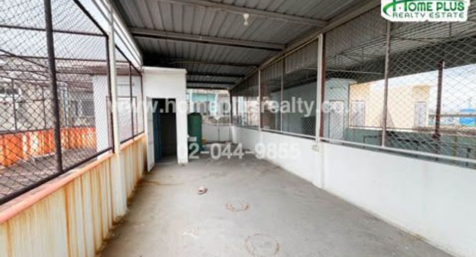 For sale 4 bedrooms retail Space in Mueang Samut Prakan, Samut Prakan