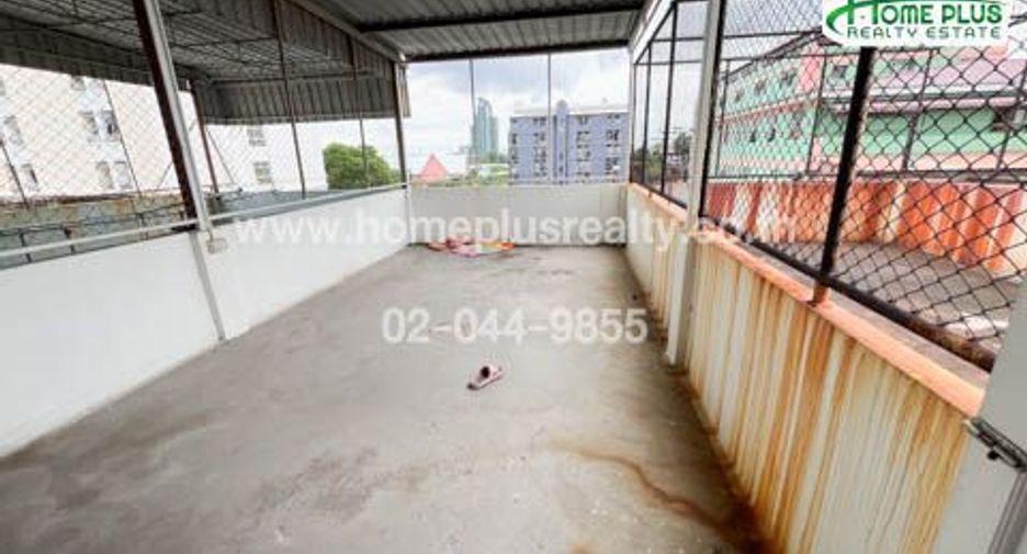For sale 4 bedrooms retail Space in Mueang Samut Prakan, Samut Prakan