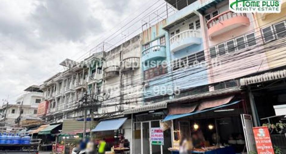 For sale 4 bedrooms retail Space in Mueang Samut Prakan, Samut Prakan