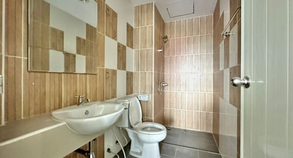 For rent and for sale 12 bedrooms retail Space in Si Racha, Chonburi