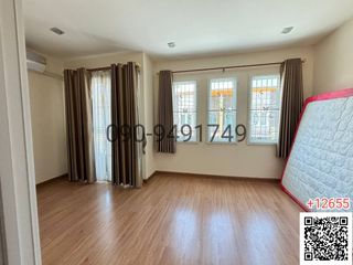 For sale 4 ベッドルーム townhouse in Saphan Sung, Bangkok