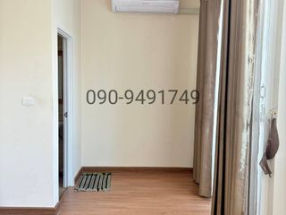 For sale 4 ベッドルーム townhouse in Saphan Sung, Bangkok