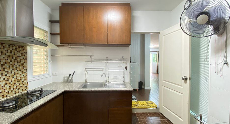 For rent 4 bedrooms house in Hang Dong, Chiang Mai
