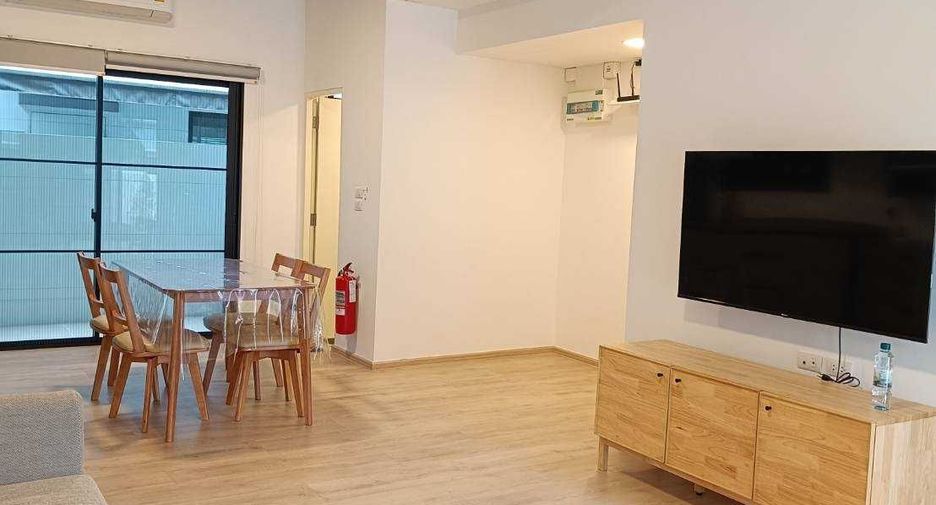 For rent 2 bedrooms townhouse in Bang Phli, Samut Prakan
