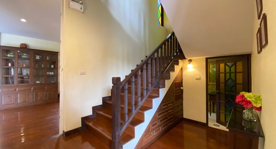 Casa en alquiler y en venta de 5 habitaciones en Doi Saket, Chiang Mai