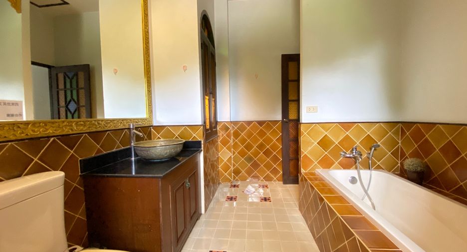 Casa en alquiler y en venta de 5 habitaciones en Doi Saket, Chiang Mai