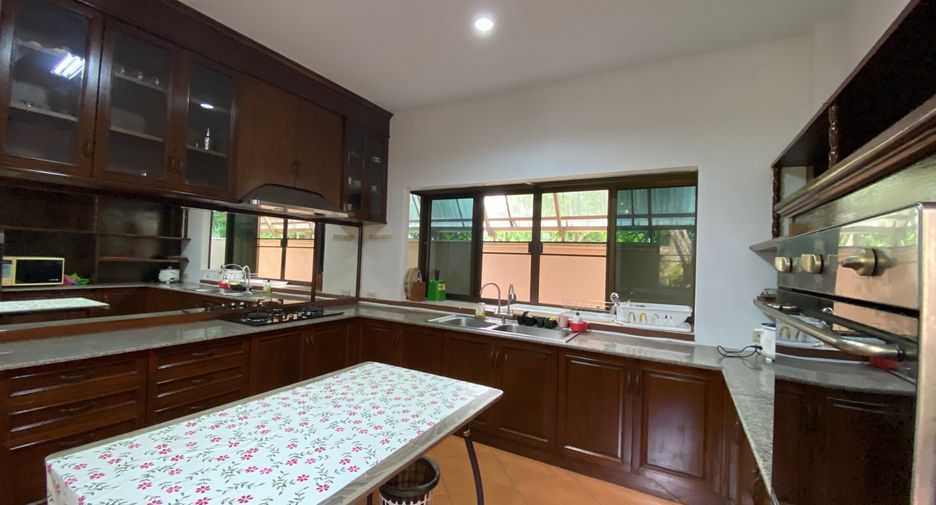 Casa en alquiler y en venta de 5 habitaciones en Doi Saket, Chiang Mai