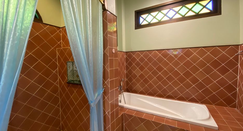 Casa en alquiler y en venta de 5 habitaciones en Doi Saket, Chiang Mai